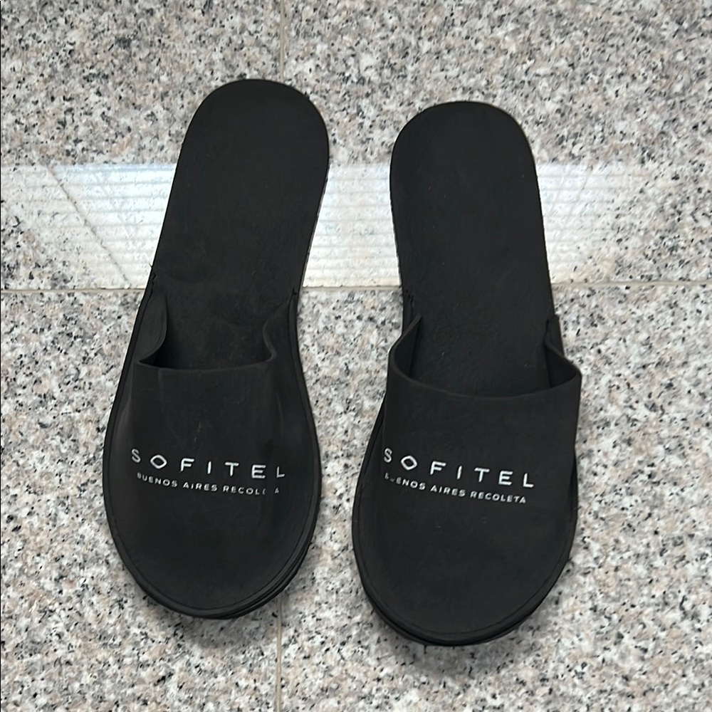 $10 or 2/$15 NWOT Sofitel Buenos Aires Recoleta foam slippers size 11&1/4”
